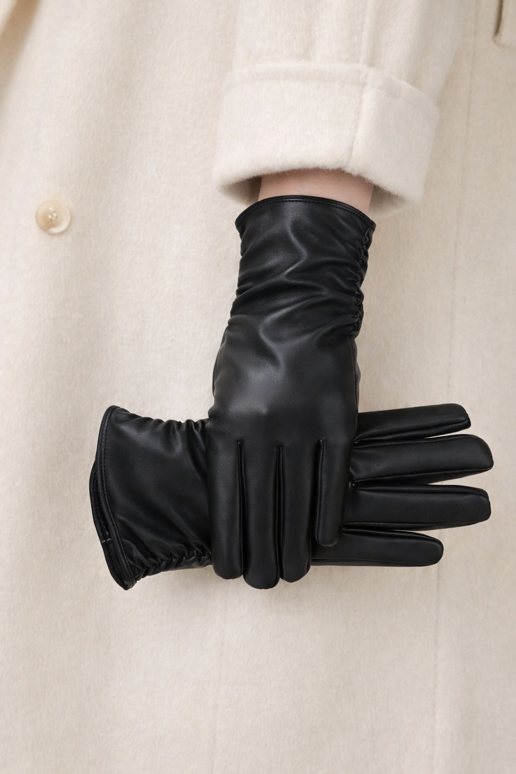 the sleek thermal leather glove - black