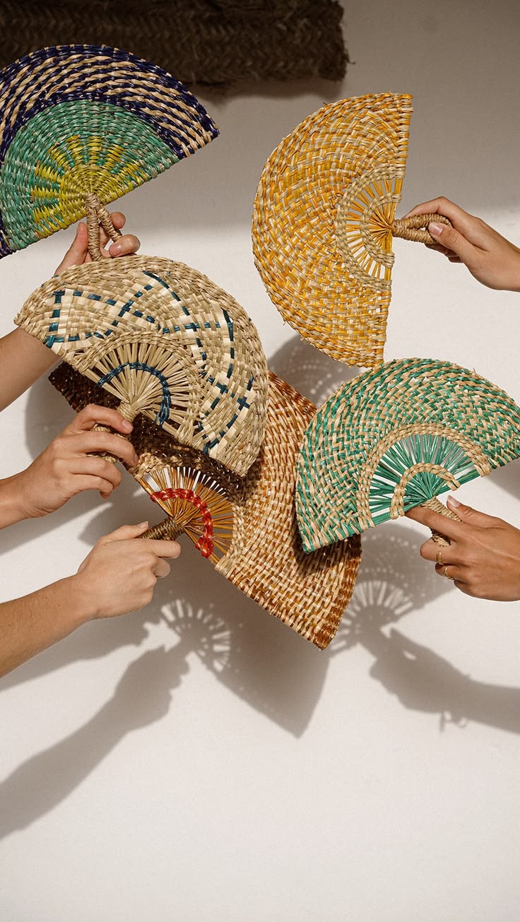 khous hand fans