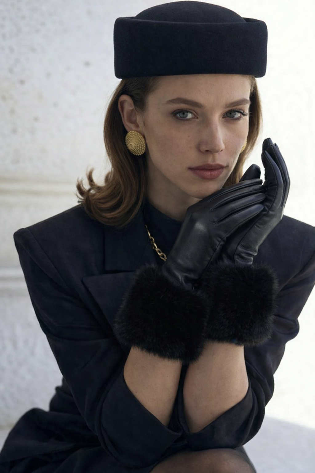 luxe faux leather gloves w/ fur trim