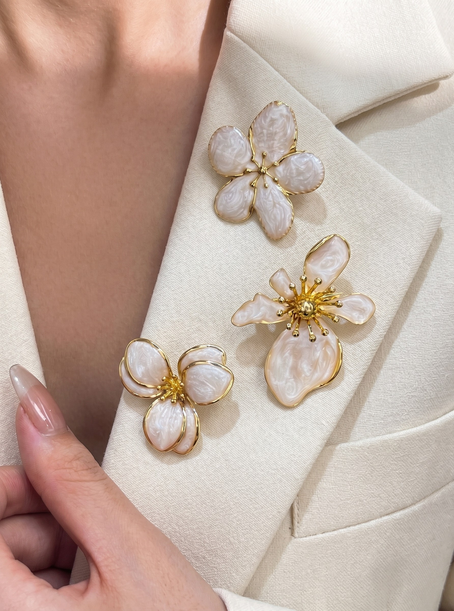 marbleized bloom brooches
